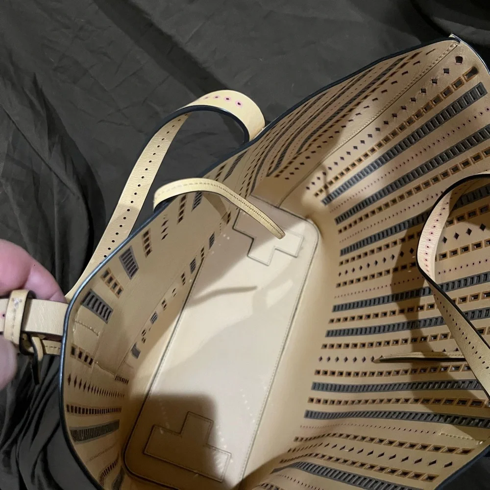 Stuff bundle - Tory Burch Cream Perforated Tote - Picture 15 of 16